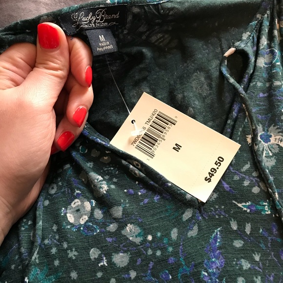 Lucky Brand Top 🍀 - Picture 3 of 8